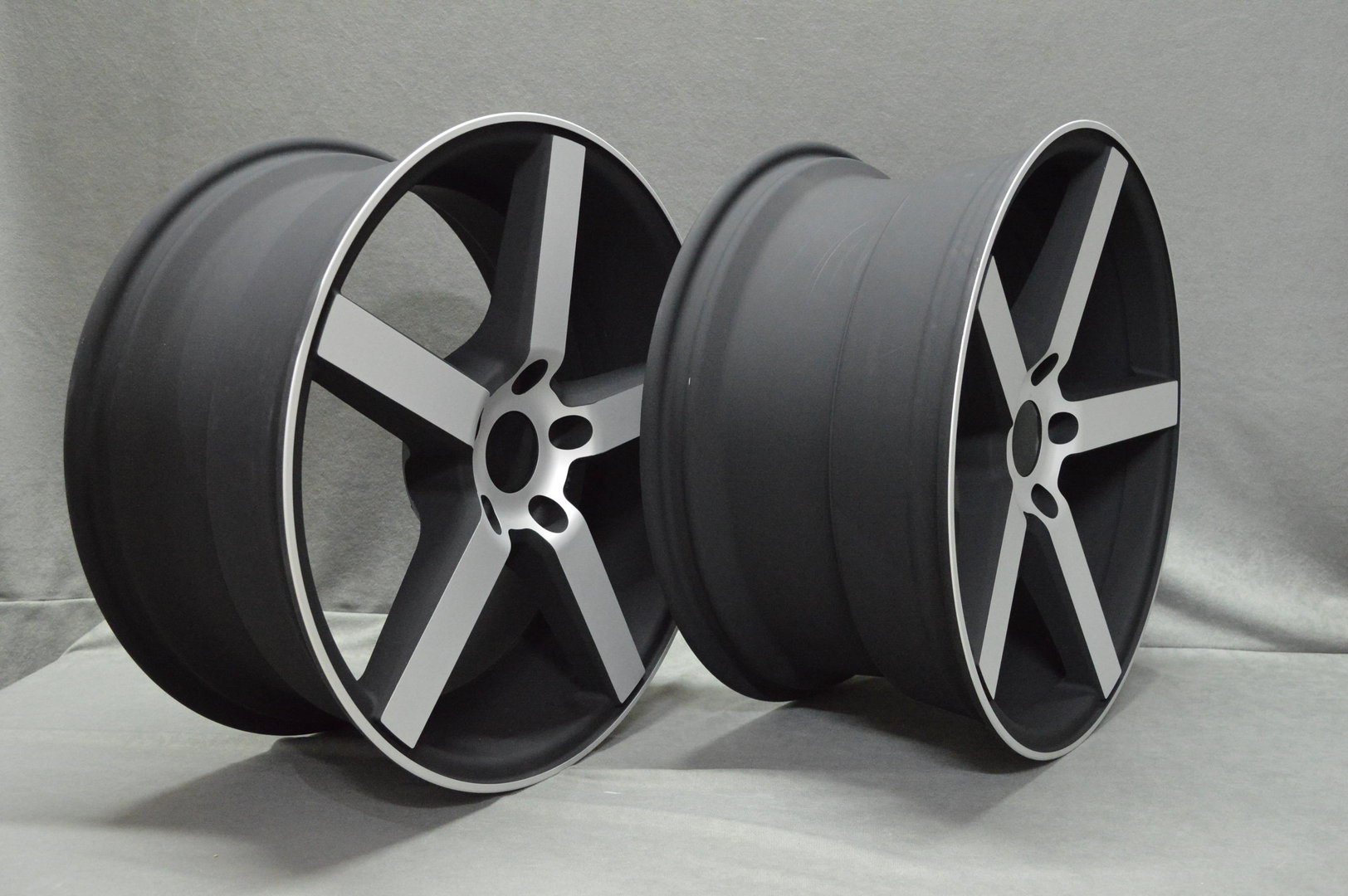 MODEL:972 19" 8,5J ET35 + 9,5J ET35 5x120 BFM - matt - obrazek 5