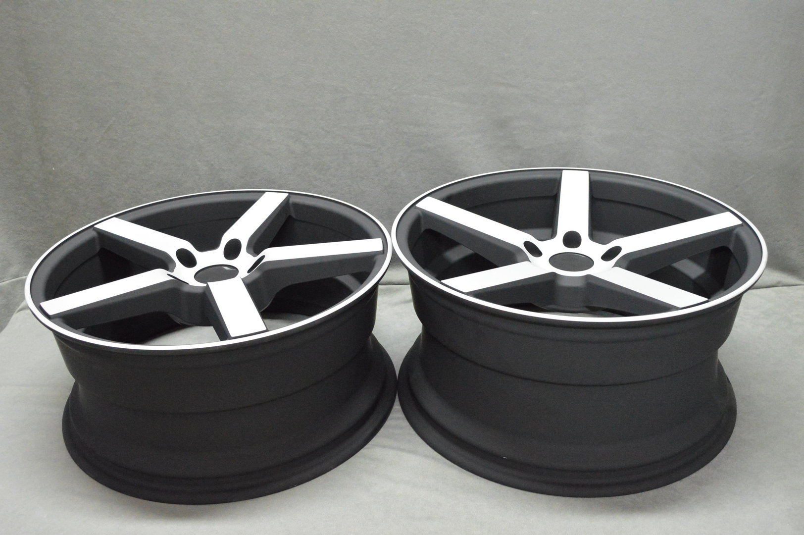 MODEL:972 19" 8,5J ET35 + 9,5J ET35 5x120 BFM - matt - obrazek 7