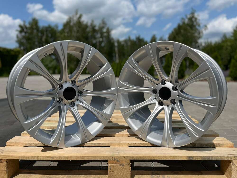 Model: 121/122 19" 9J ET15 + 10J ET15 5x120 Silver