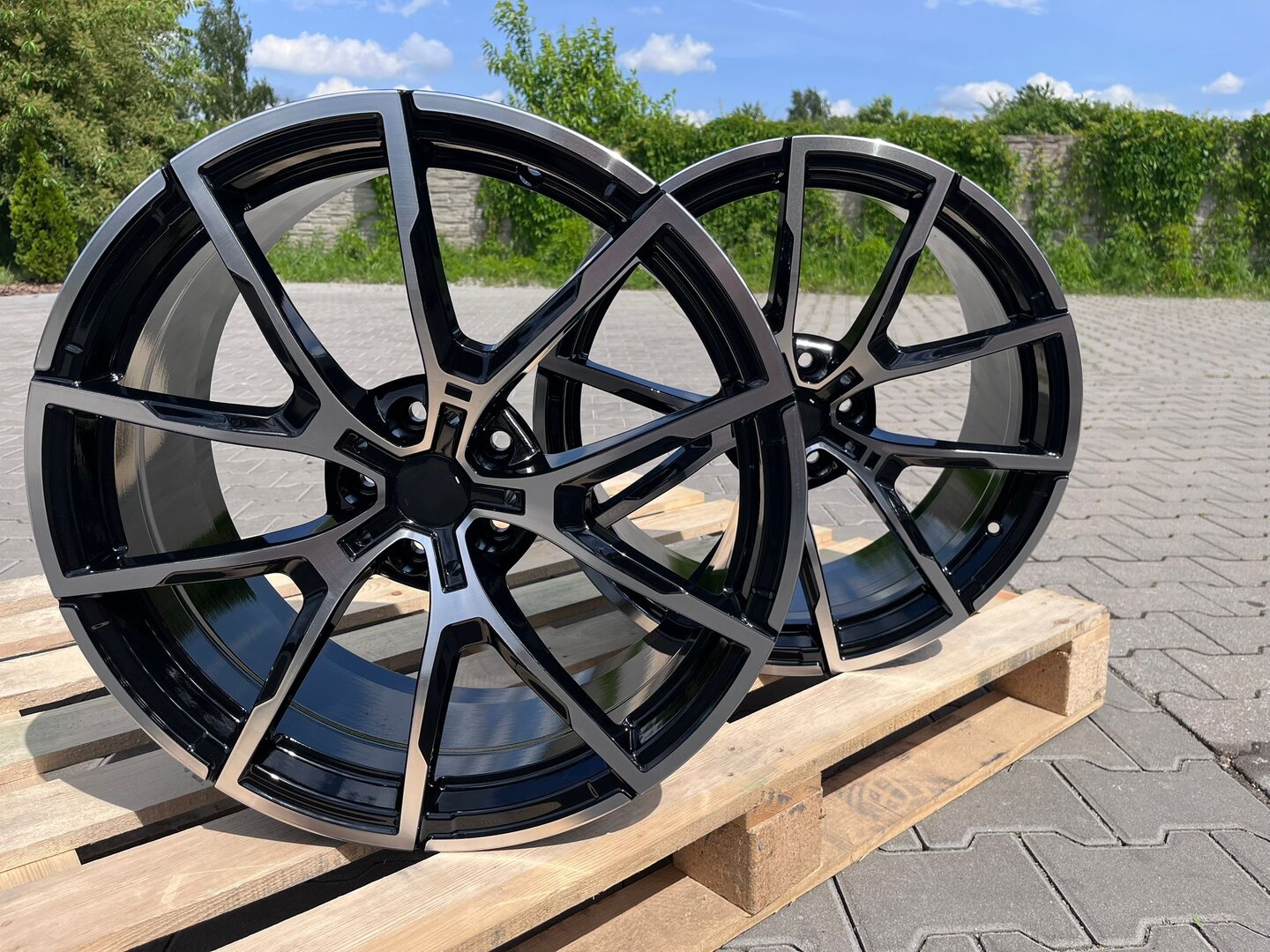 Model: 356/357 19" 8,5J ET30 + 9,5J ET44 5x112 BF - obrazek 3