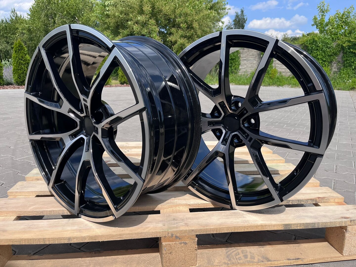 Model: 356/357 19" 8,5J ET30 + 9,5J ET44 5x112 BF - obrazek 4