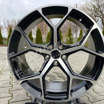 Model: 6870 19" 8,5J ET35 5x112 BFM