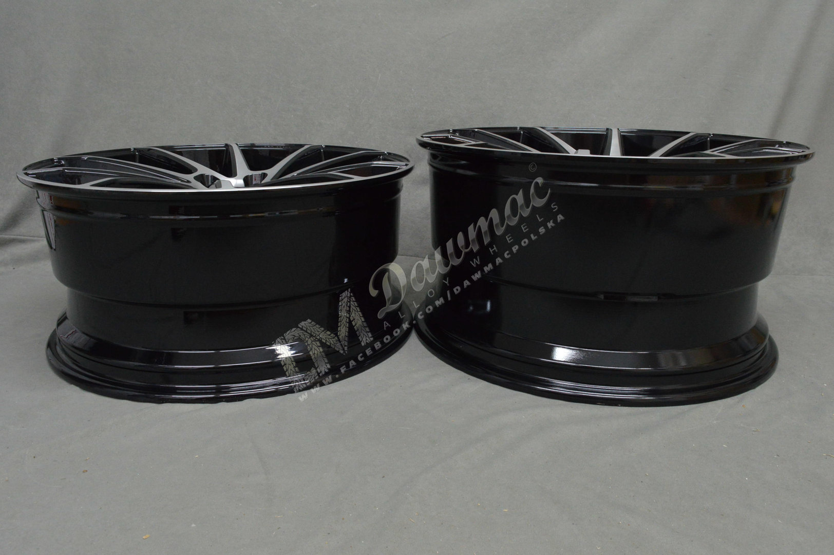 OXIGIN 20 ATTRACTION 20'' 9J ET30 + 10,5J ET50 5x114,3 Black Full Polish - obrazek 8