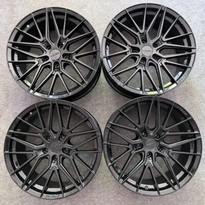 Outlet: Arceo Sevilla 19" 8,5J ET33 5x120 Gloss Black