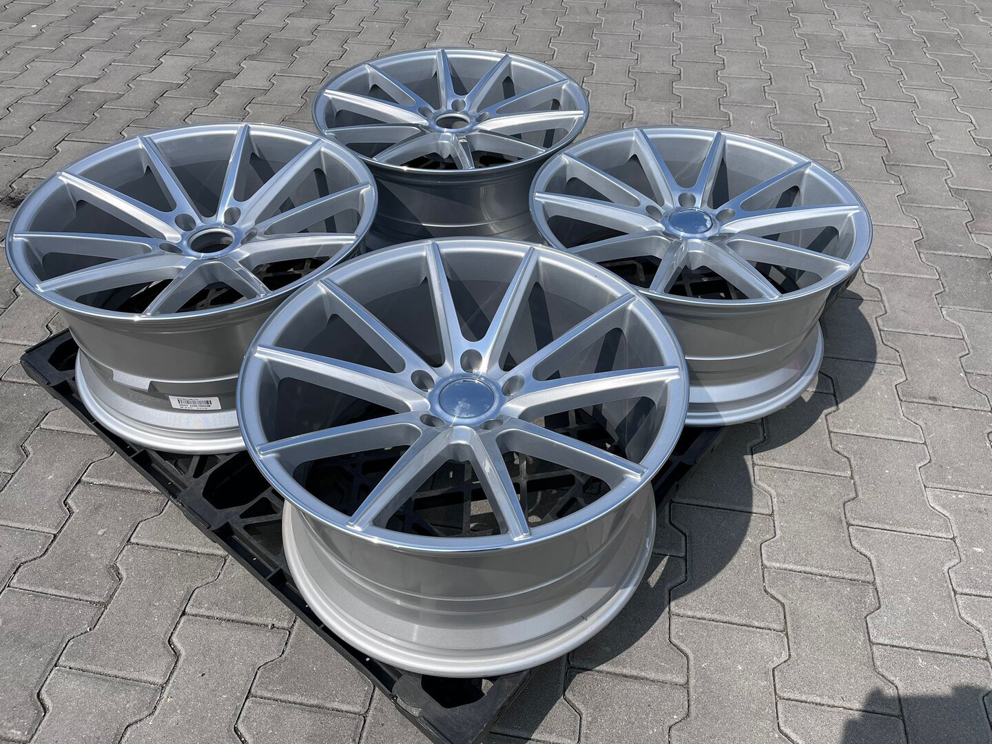 Outlet: CONCEPT V44 19'' 8,5J ET35 + 9,5J ET33 5x120 Machine Silver - obrazek 10