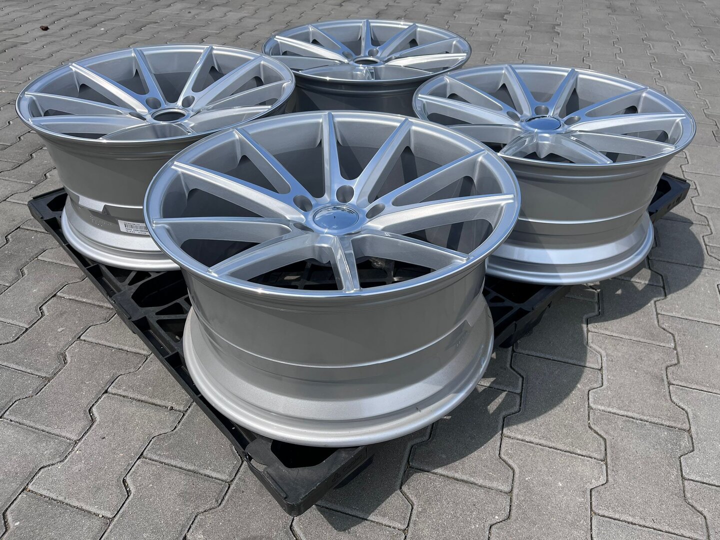 Outlet: CONCEPT V44 19'' 8,5J ET35 + 9,5J ET33 5x120 Machine Silver - obrazek 2