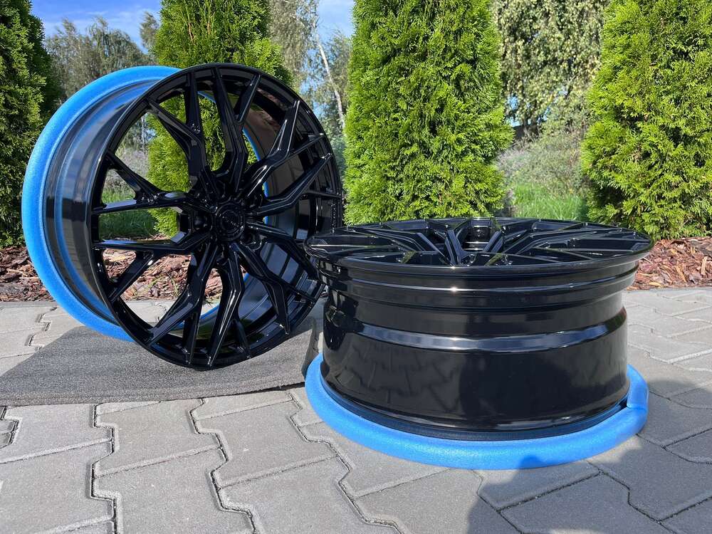 Outlet: Concaver CVR1 20" 8J ET20 + 9J ET35 5x112 Platinum Black