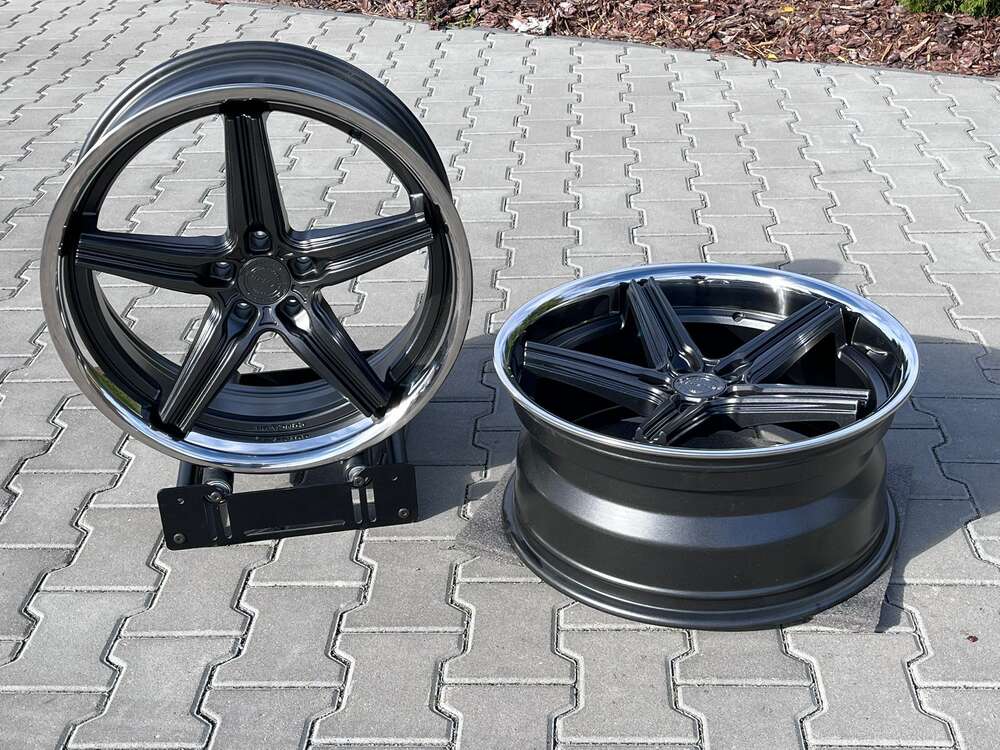 Outlet: Concaver CVR9 20" 8J ET20 + 9J ET35 5x112 Carbon Graphite