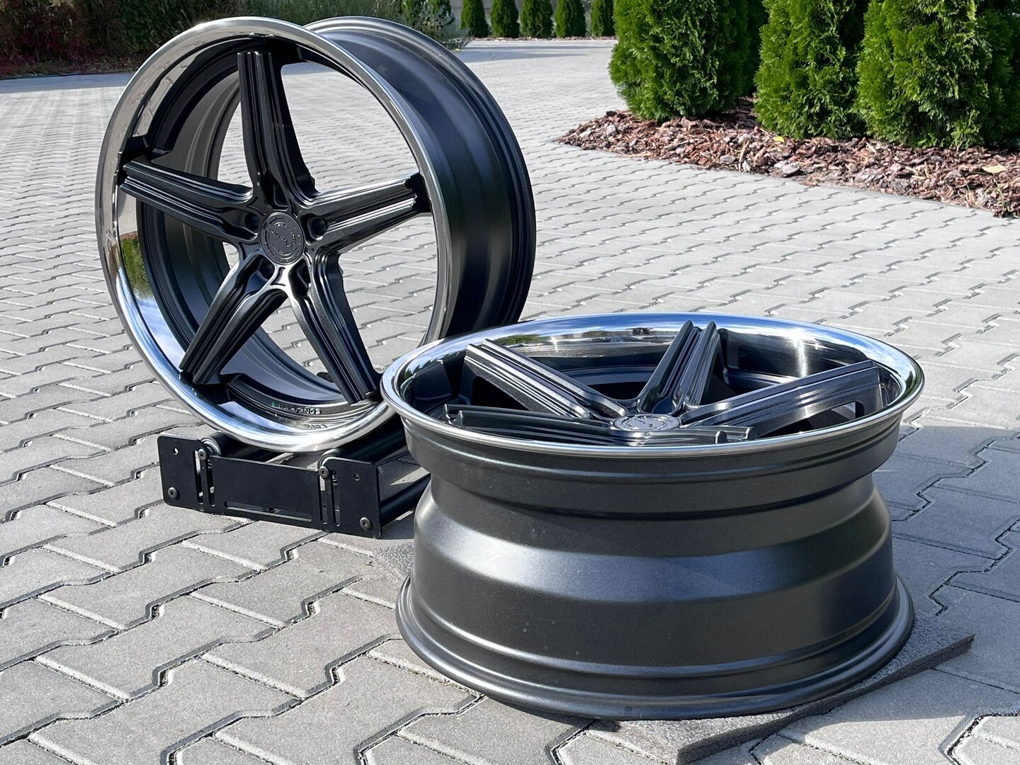 Outlet: Concaver CVR9 20" 8J ET20 + 9J ET35 5x112 Carbon Graphite - obrazek 3