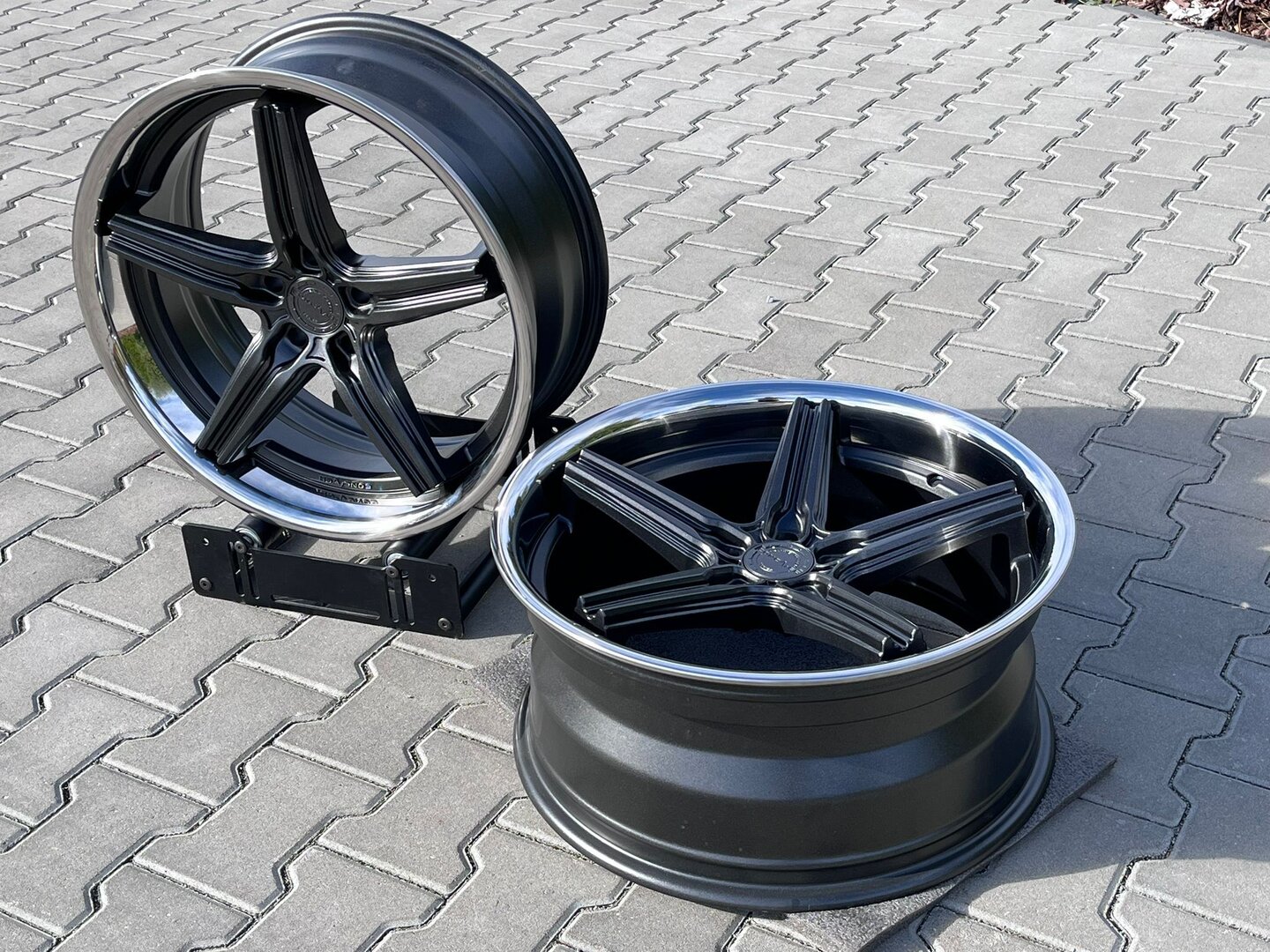 Outlet: Concaver CVR9 20" 8J ET20 + 9J ET35 5x112 Carbon Graphite - obrazek 4