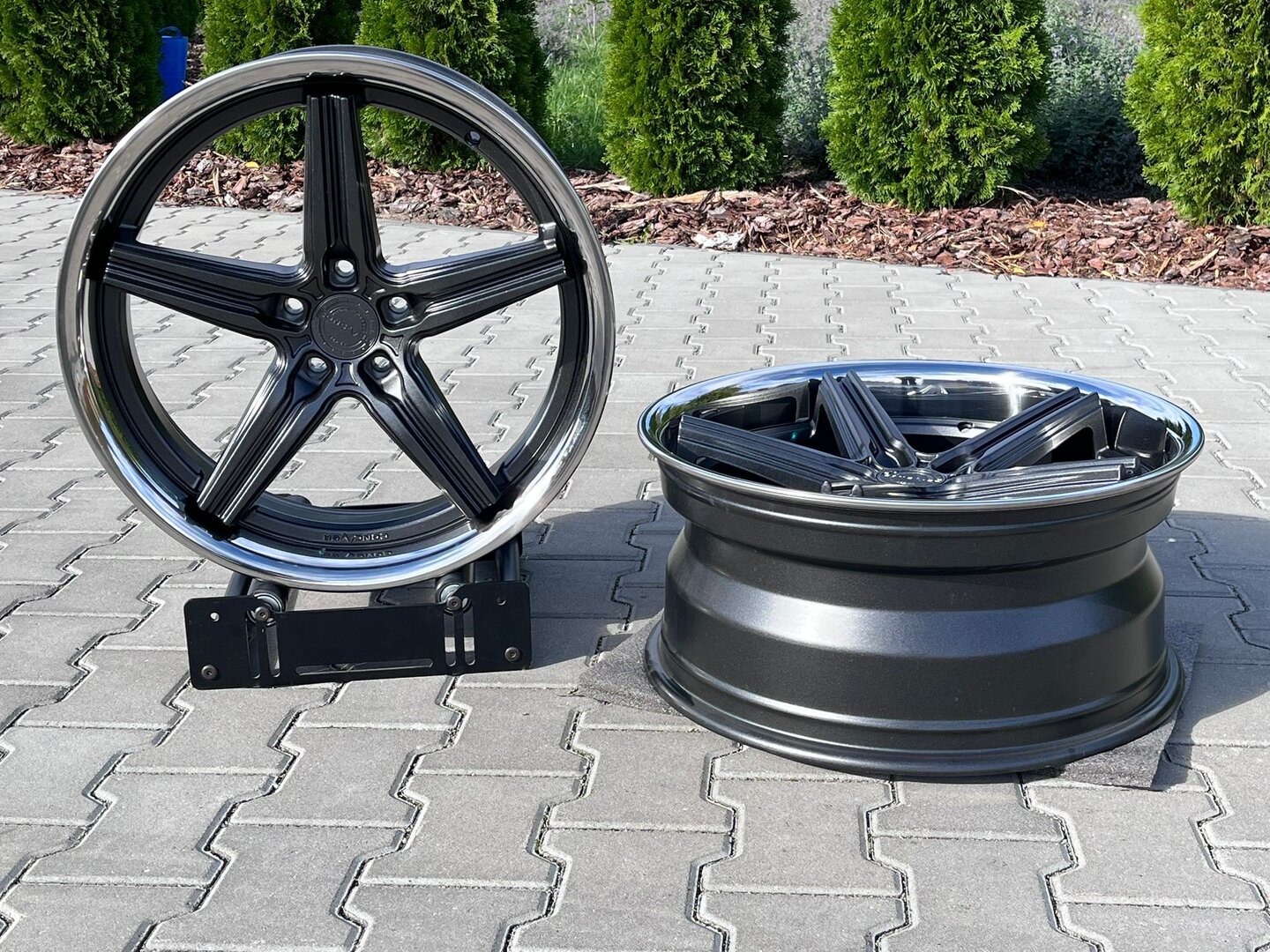 Outlet: Concaver CVR9 20" 8J ET20 + 9J ET35 5x112 Carbon Graphite - obrazek 5