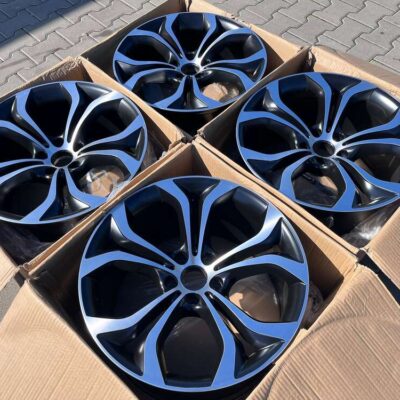 Outlet: Model B54992011 20" 1x10J + 3x11J 5x120 Black Machined Face