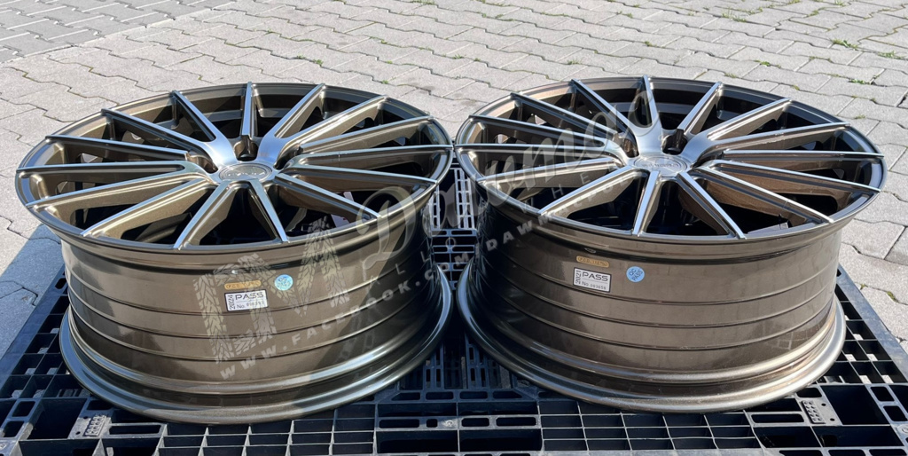 Riviera RF105 20" 8,5J ET25 + 8,5J ET35 5x112 Full Bronze Polished - obrazek 5