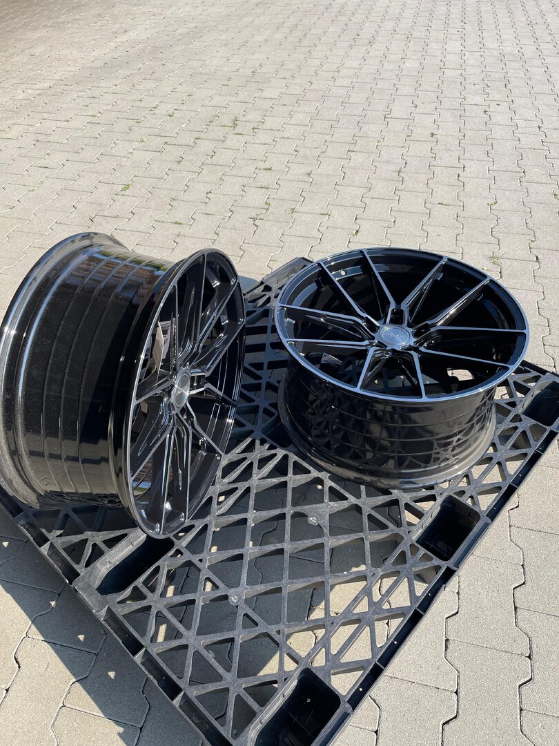 Riviera RF107 20"  8,5J ET35 + 10J ET35 5x120 Black Polished Dark Tint - obrazek 2