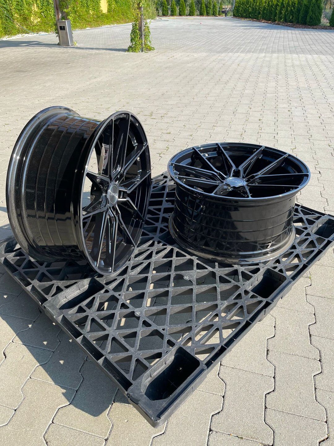 Riviera RF107 20"  8,5J ET35 + 10J ET35 5x120 Black Polished Dark Tint - obrazek 3