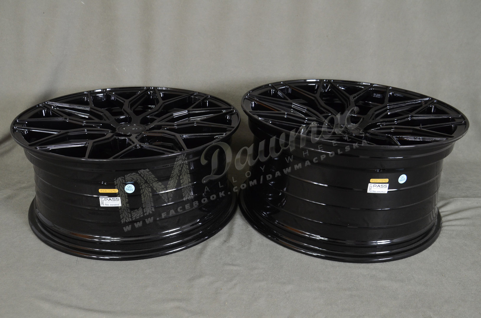 Riviera RF108 20" 8,5J ET35 + 10J ET42 5x112 Gloss Black - obrazek 7