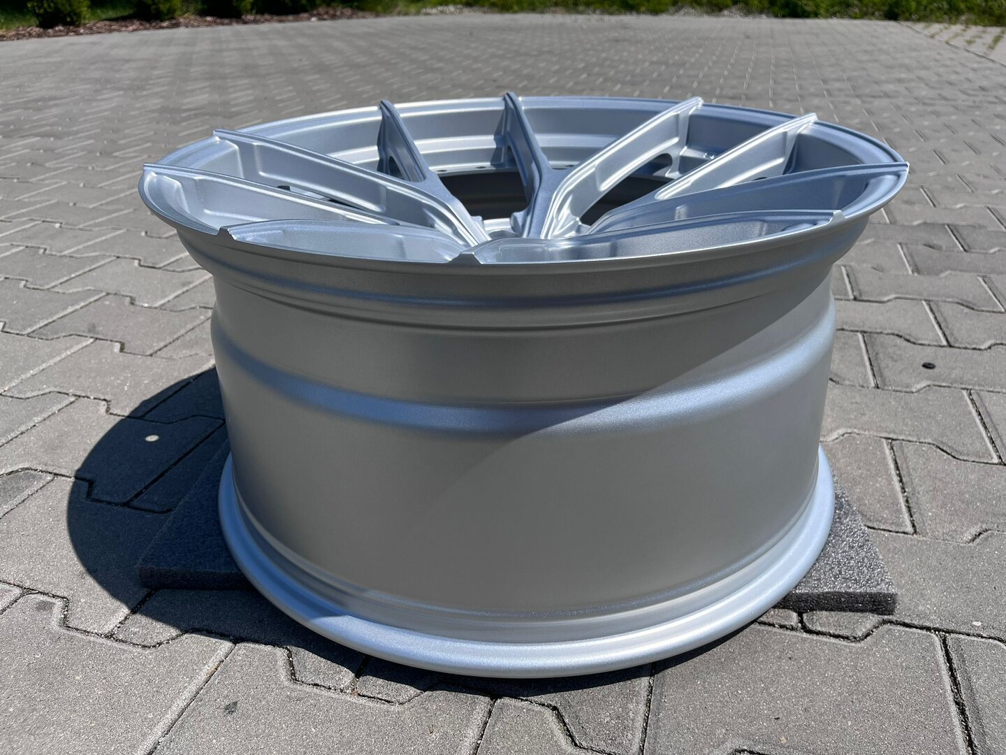 SIXNINE WHEELS FF-ONE 21" 10,5J ET20 5x112 Hyper Silver - obrazek 6