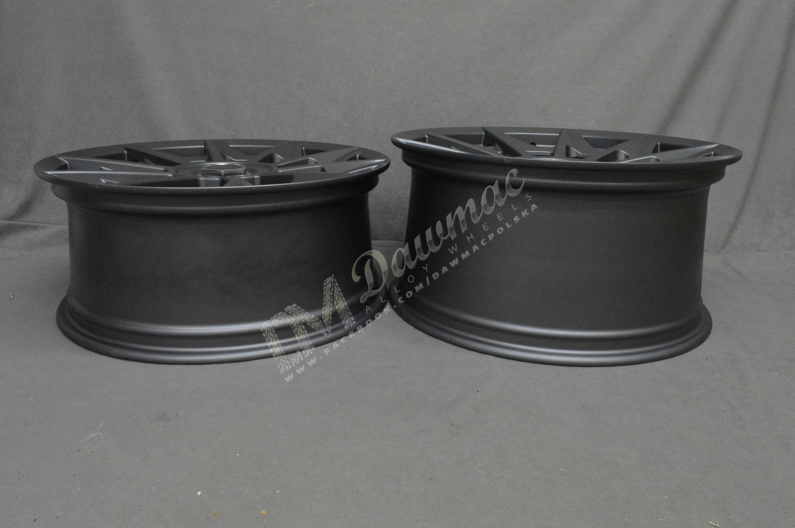 Stuttgart SVT 20" 8,5J ET35 + 10J ET38 5x112/5x120 Matt Gunmetal - obrazek 8