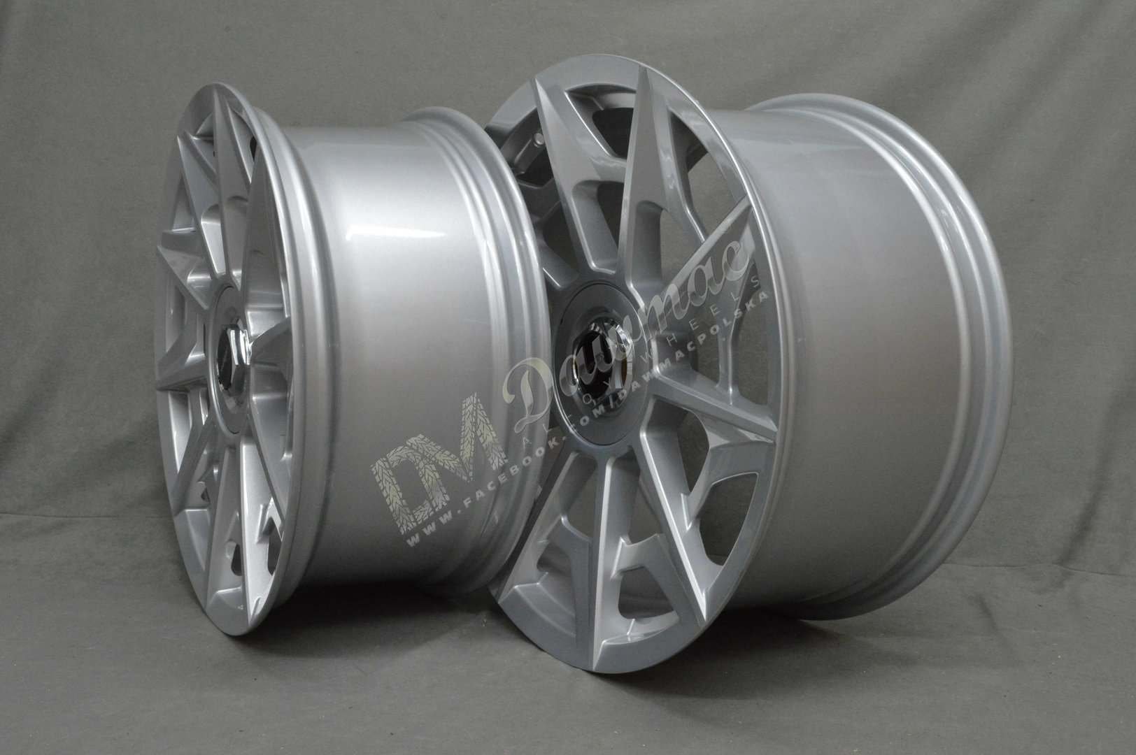Stuttgart SVT 20" 8,5J ET35 + 10J ET38 5x112/5x120 Silver - obrazek 5