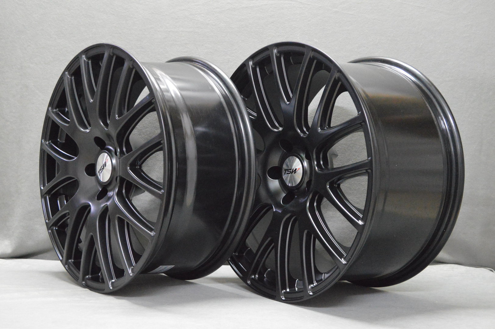 TSW MODEL:MUGELLO 19'' 8J ET20 + 9,5J ET20 5x114,3 MATTE BLACK - obrazek 4