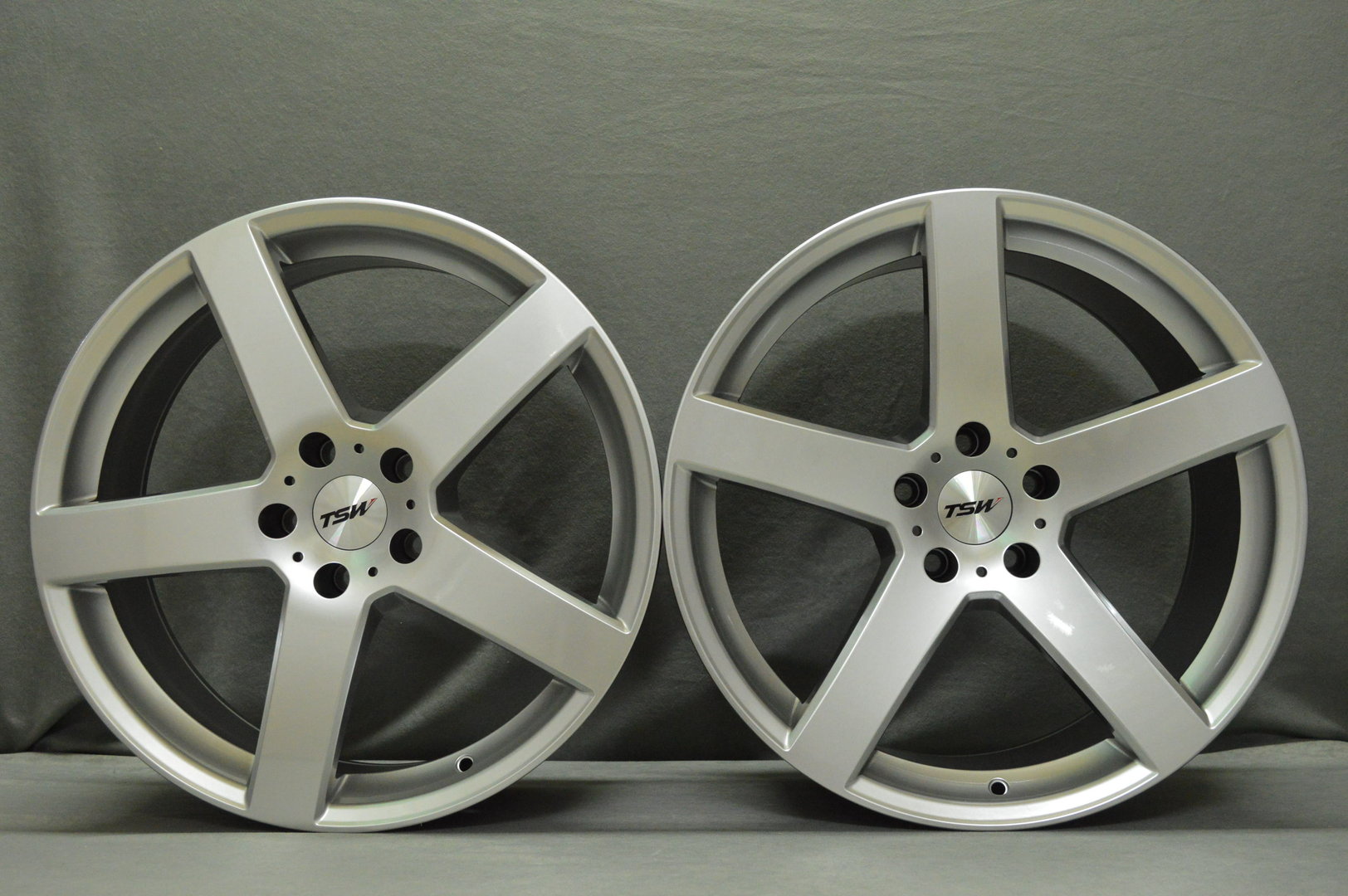 TSW MODEL:RIVAGE 19'' 8J ET20 + 9,5J ET20 5x114,3 HS - obrazek 2