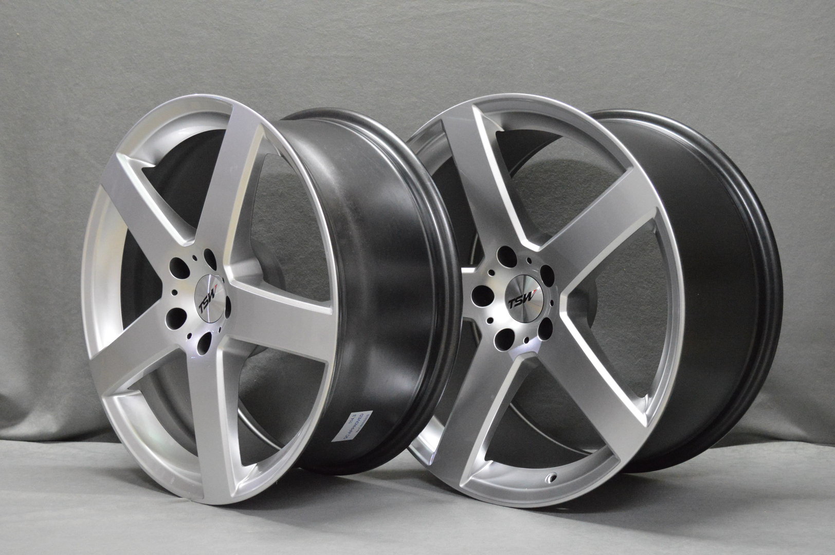 TSW MODEL:RIVAGE 19'' 8J ET20 + 9,5J ET20 5x114,3 HS - obrazek 4