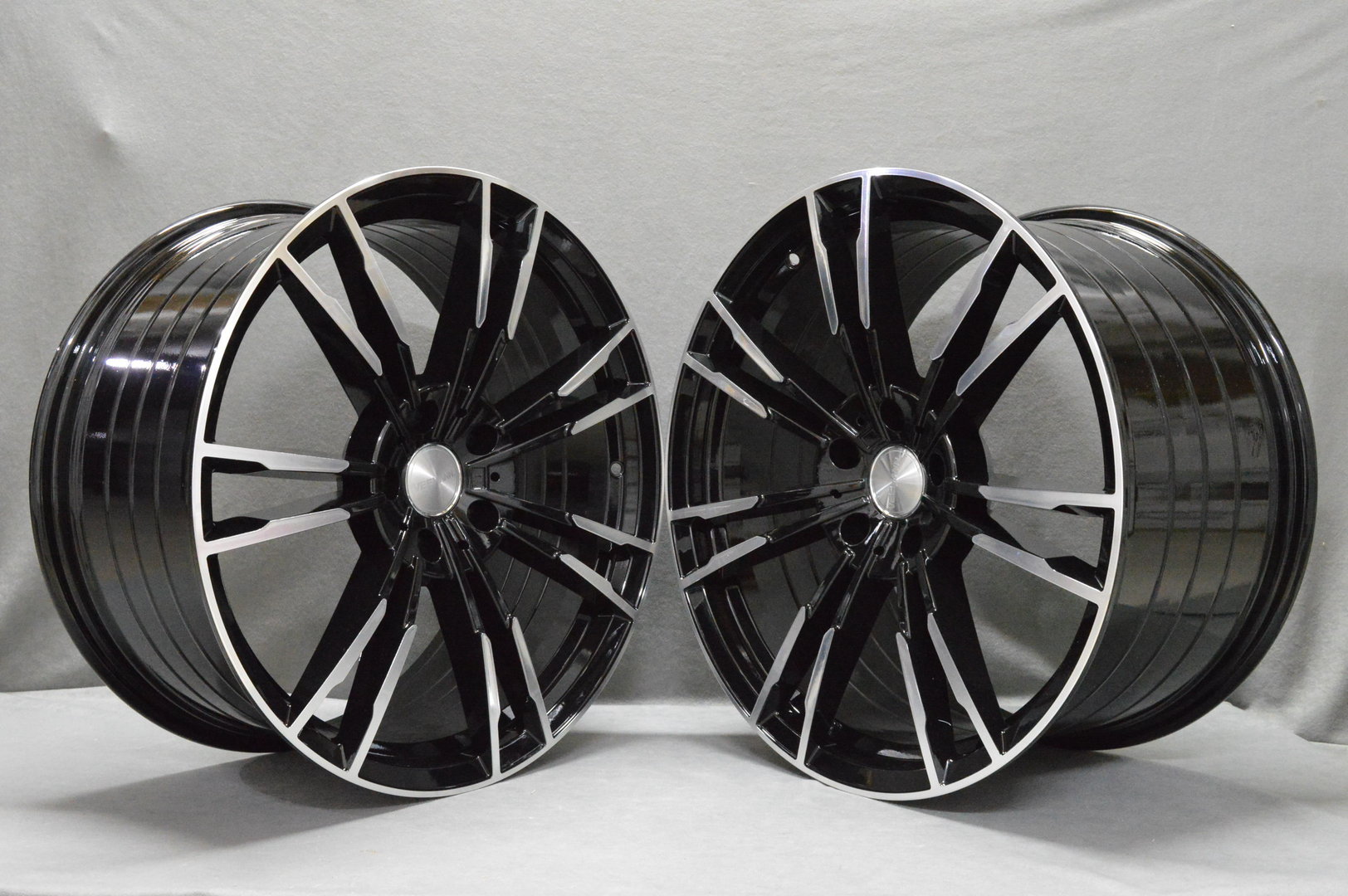 VEEMANN MODEL: MG355 20" 9J ET35 + 10,5J ET45 5x120 BMF - obrazek 3