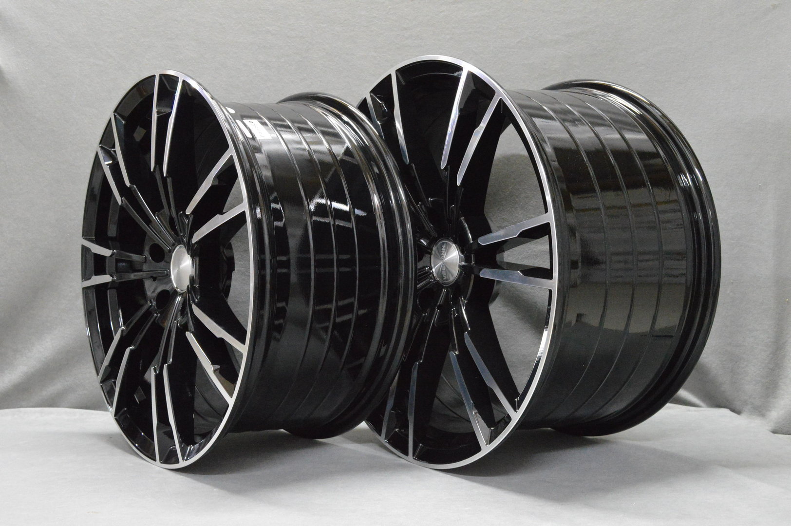 VEEMANN MODEL: MG355 20" 9J ET35 + 10,5J ET45 5x120 BMF - obrazek 4