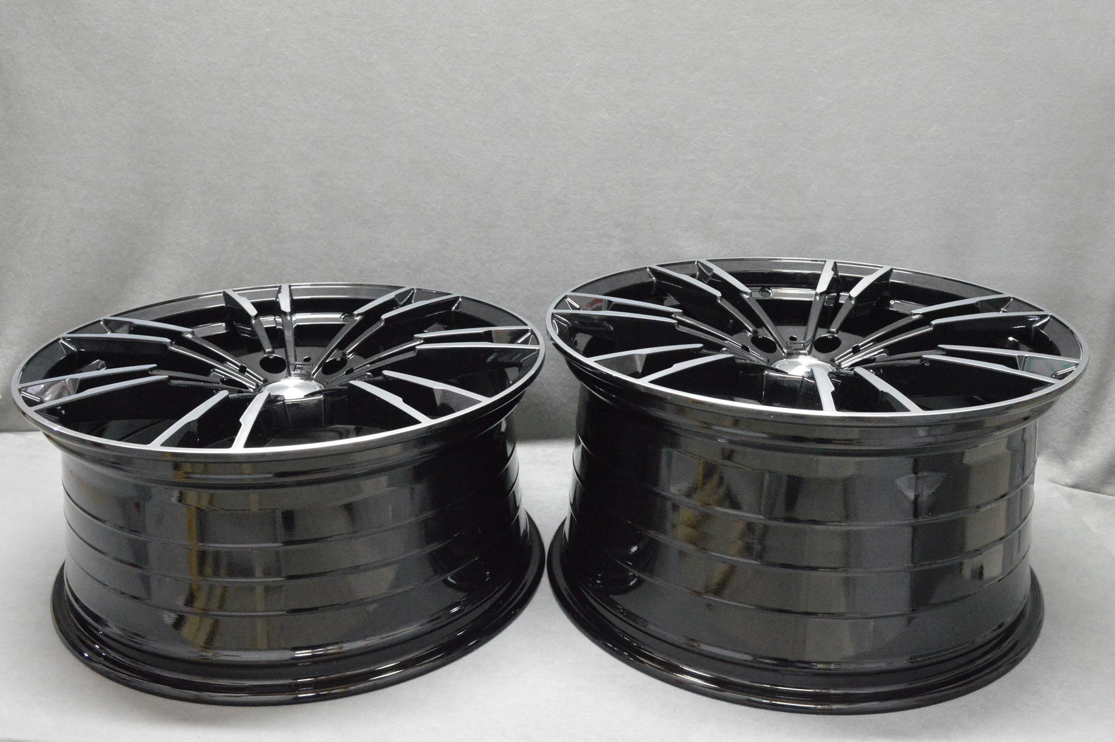 VEEMANN MODEL: MG355 20" 9J ET35 + 10,5J ET45 5x120 BMF - obrazek 7