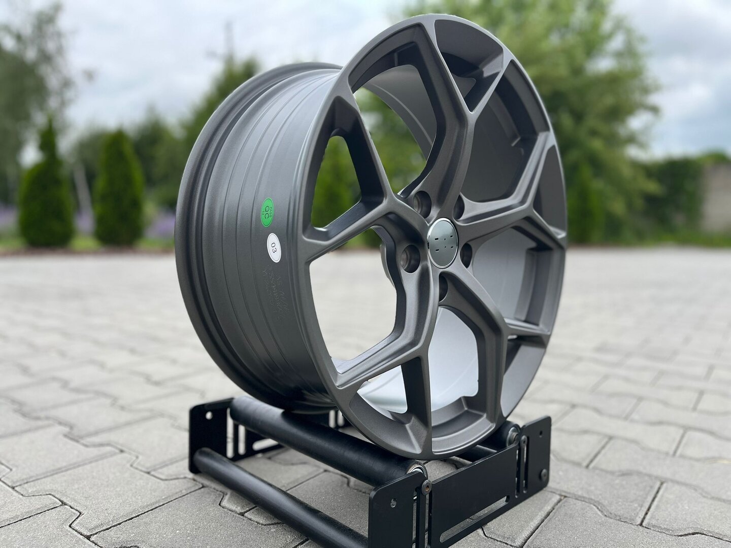 Model: AH2030 18" 8J ET42 5x112 Satin Dark Gunmetal - obrazek 4