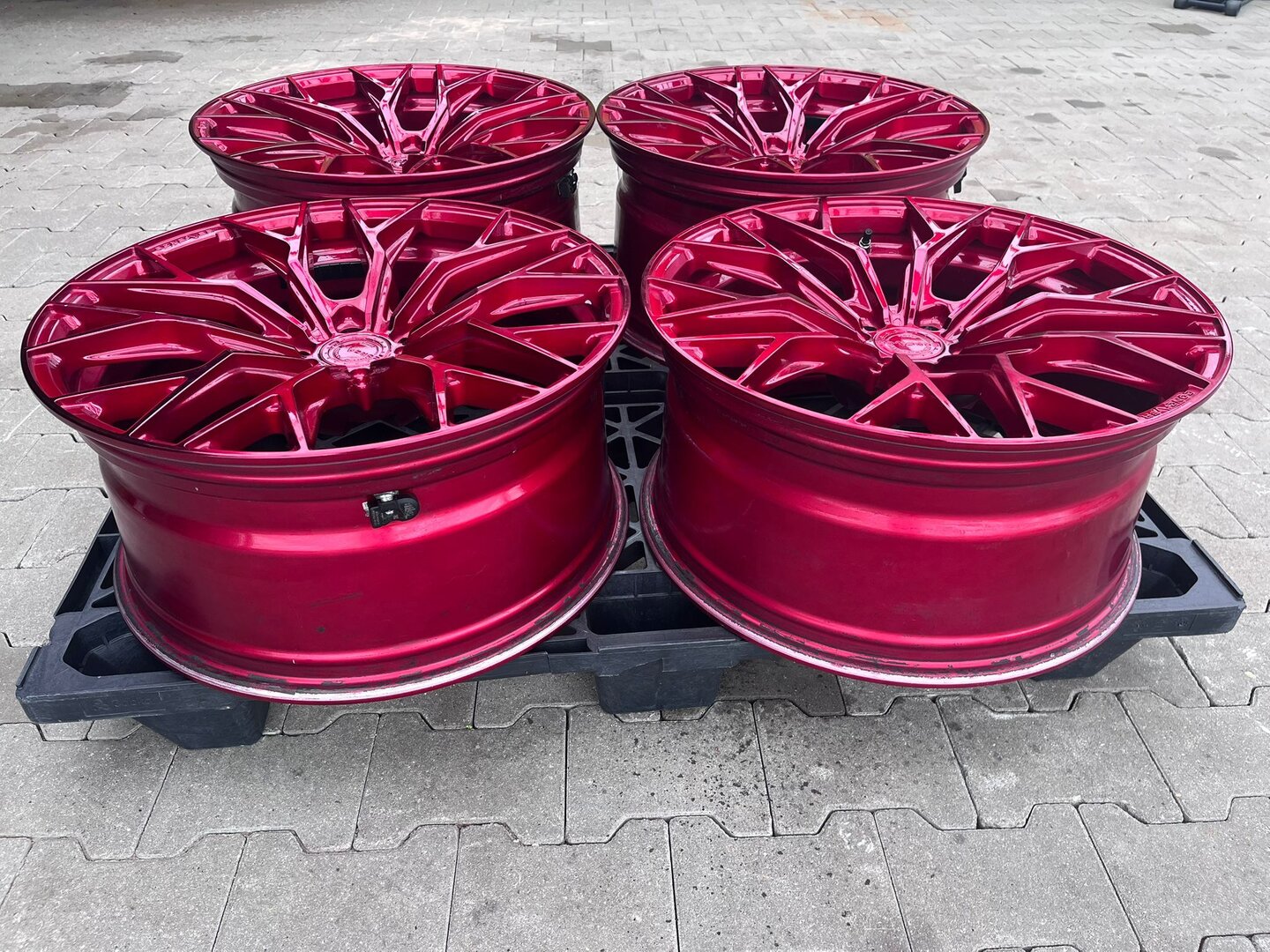 Concaver CVR1 20" 9,5J ET22 + 10,5J ET15 5x112 Candy Red - obrazek 13