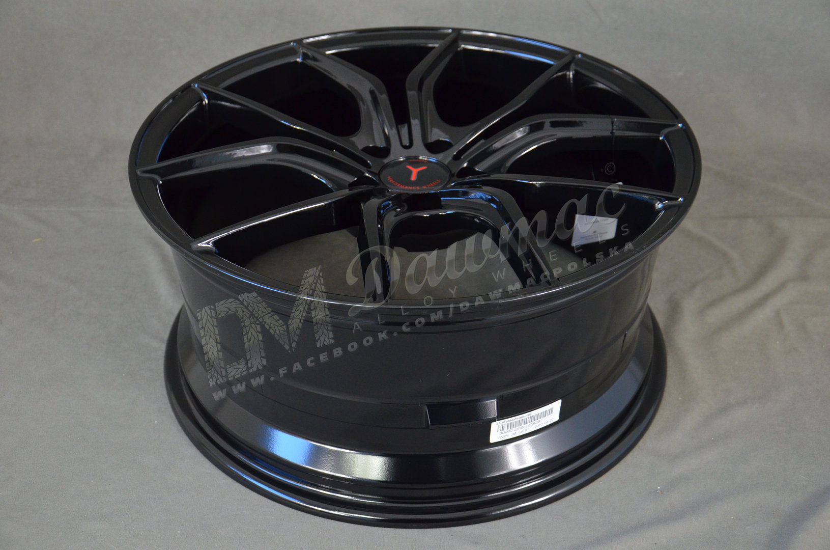 Yanar Wheels Y-NL17 19" 8,5J ET33 + 9,5J ET40 5x120 Gloss Black - obrazek 5