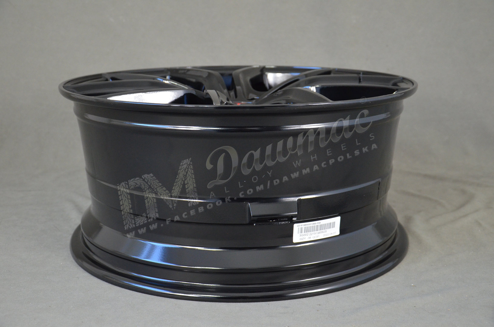 Yanar Wheels Y-NL17 19" 8,5J ET33 + 9,5J ET40 5x120 Gloss Black - obrazek 7