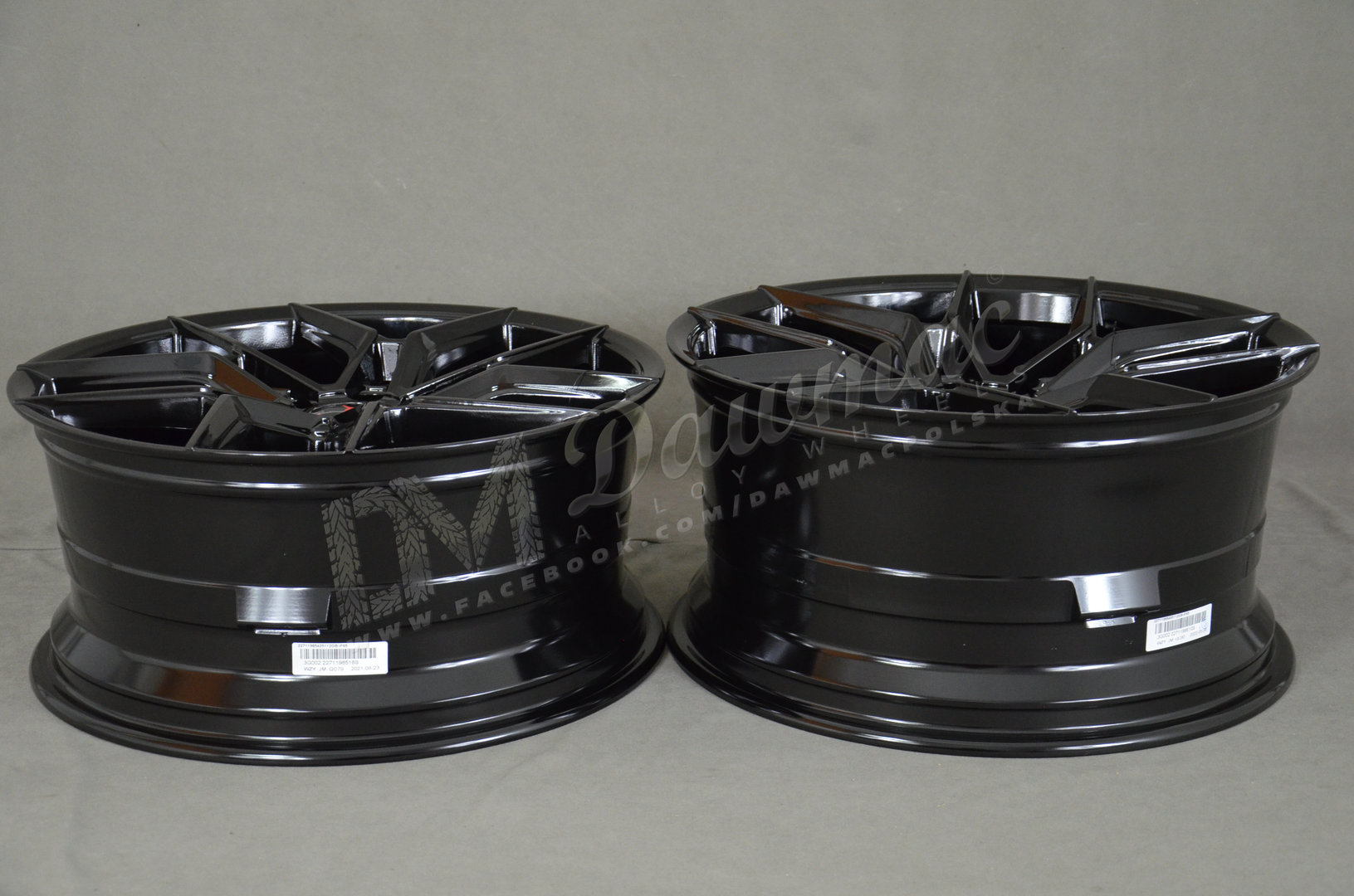 Yanar Wheels Y-NL45 19" 8,5J ET33 + 9,5J ET40 5x120 Gloss Black - obrazek 7