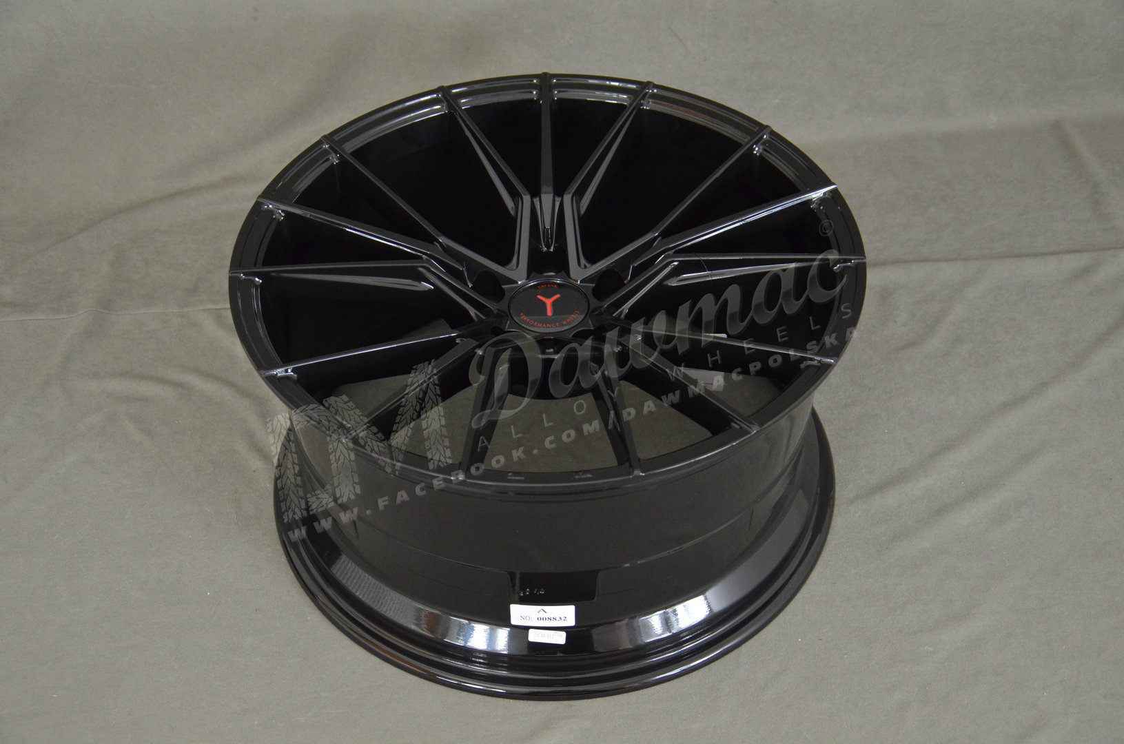 Yanar Wheels Y-NL47 19" 9,5J ET45 5x112 Gloss Black - obrazek 5