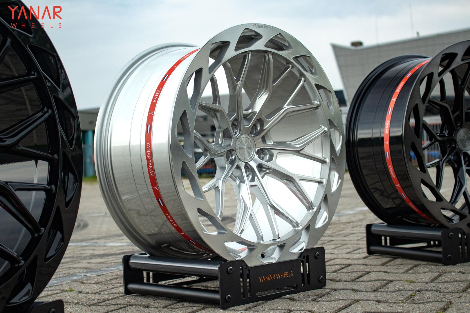 Yanar Wheels ZWO-083 21" 10,5J ET42 5x112 Silver Machined - obrazek 4