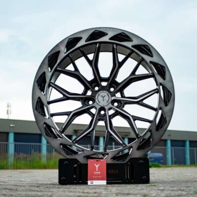 Yanar Wheels ZWO-083 21" 10,5J ET42 5x112 Tinted Black