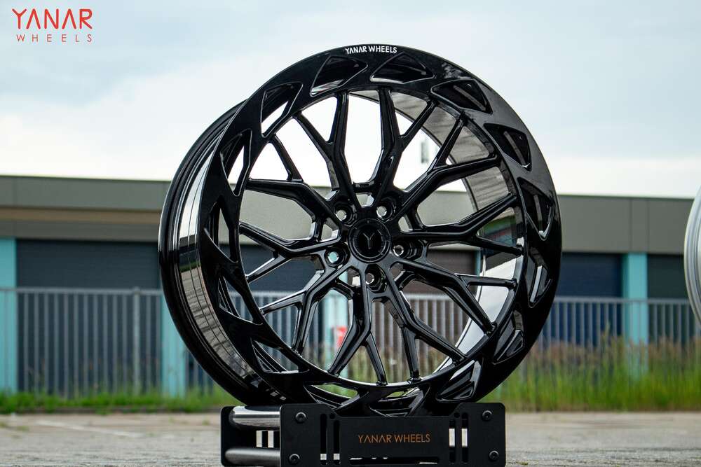 Yanar Wheels ZWO-083 21" 9J ET30 + 10,5J ET42 5x112 Gloss Black