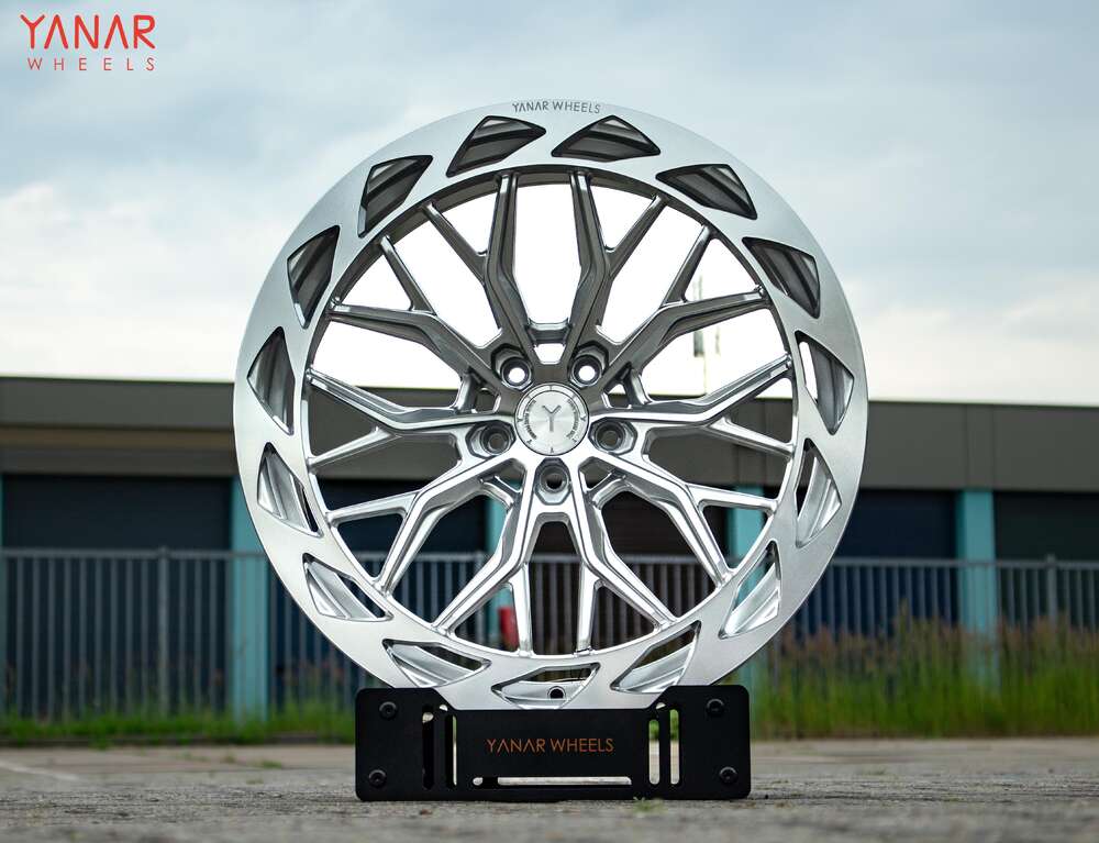 Yanar Wheels ZWO-083 21" 9J ET30 + 10,5J ET42 5x112 Silver Machined