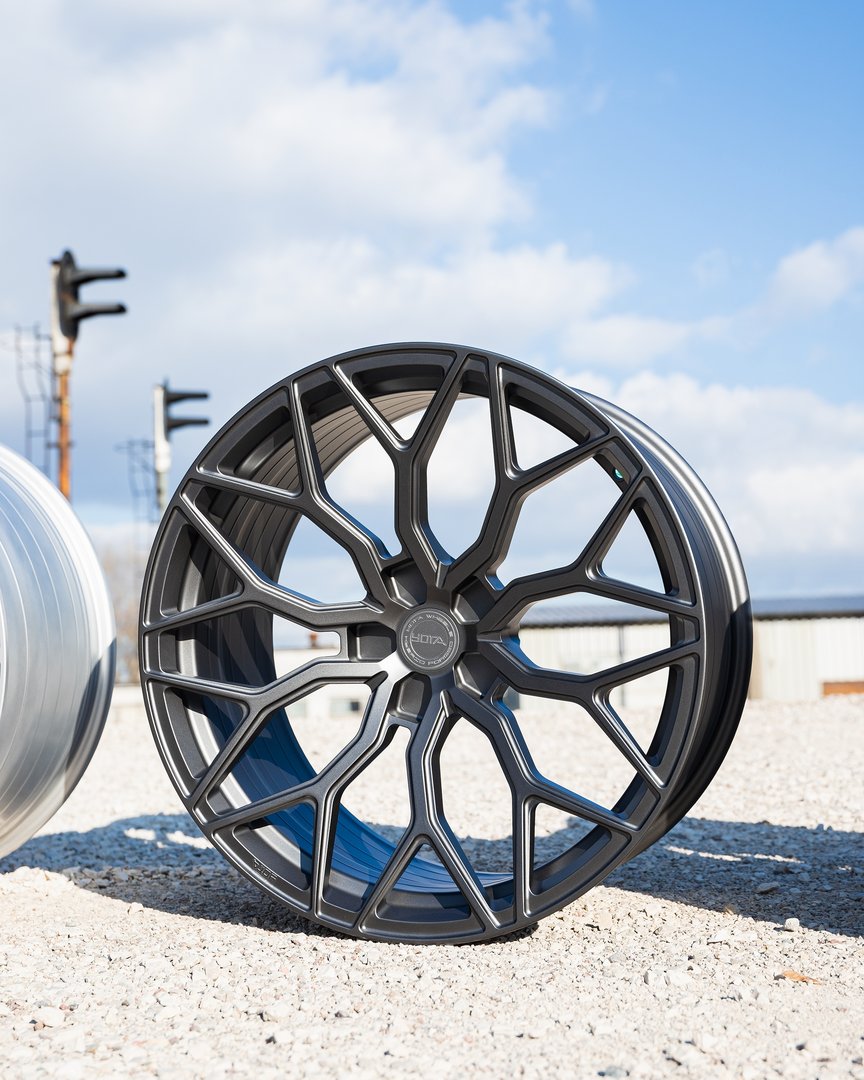 Yota Wheels YP1 18" 8J ET20-ET45 BLANK Satin Graphite - obrazek 3