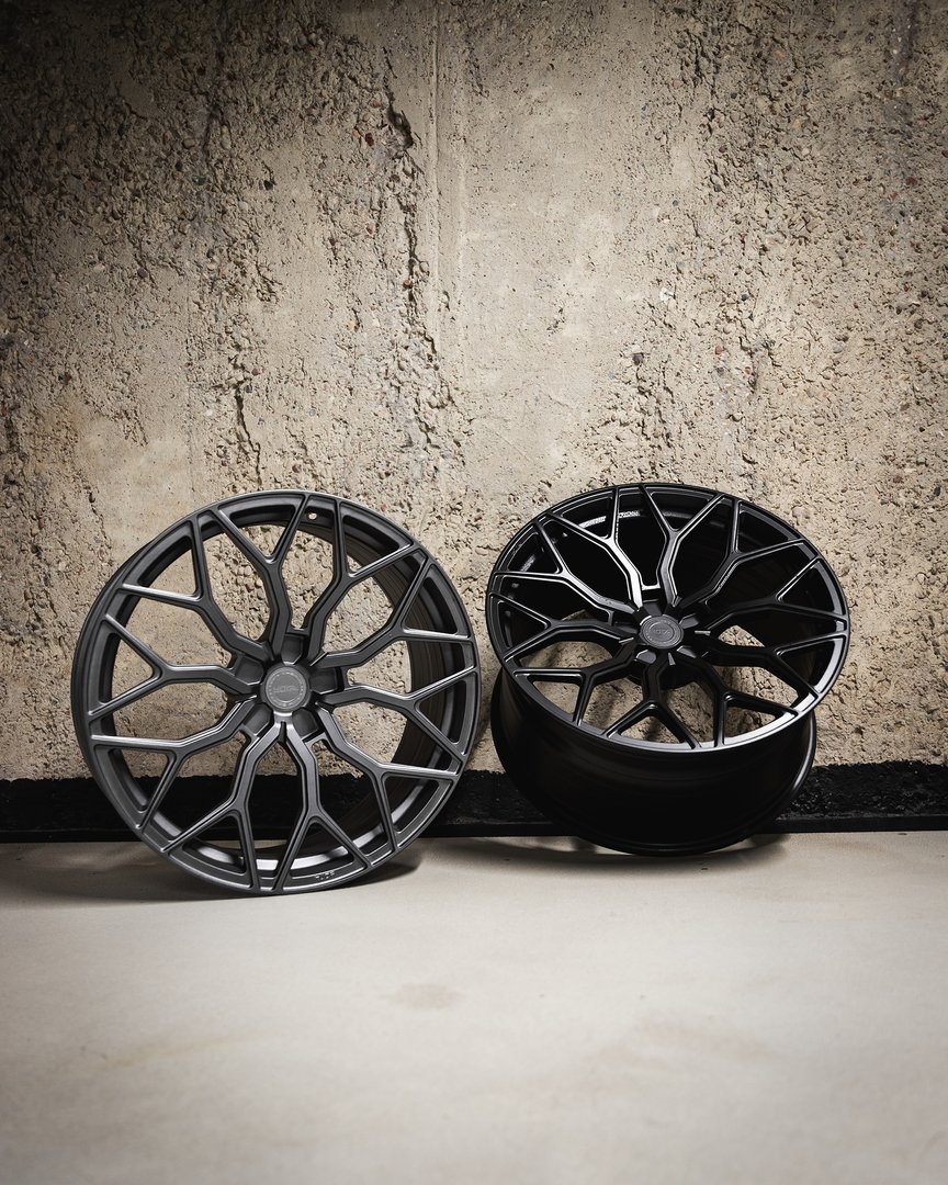 Yota Wheels YP1 18" 8J ET20-ET45 BLANK Satin Graphite - obrazek 4