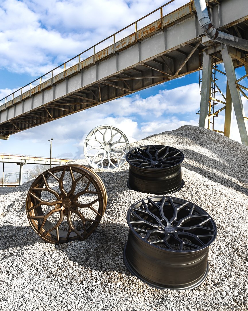 Yota Wheels YP1 18" 8J ET20-ET45 BLANK Satin Graphite - obrazek 5