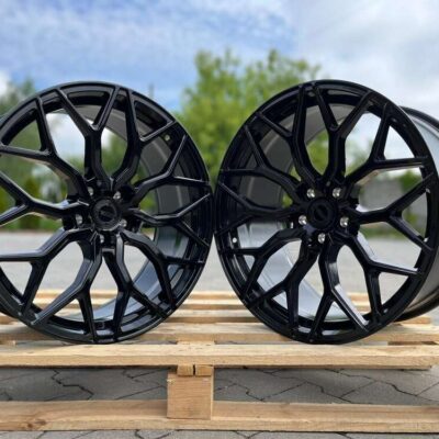 Yota Wheels YP1 20" 9J ET20-ET40 + 10J ET20-ET40 BLANK Gloss Black