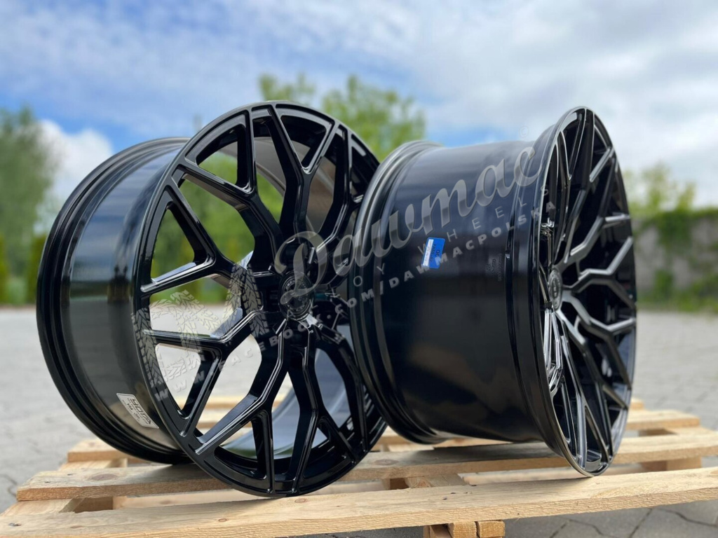 Yota Wheels YP1 20" 9J ET30 + 10J ET40 5x114,3 Gloss Black - obrazek 3