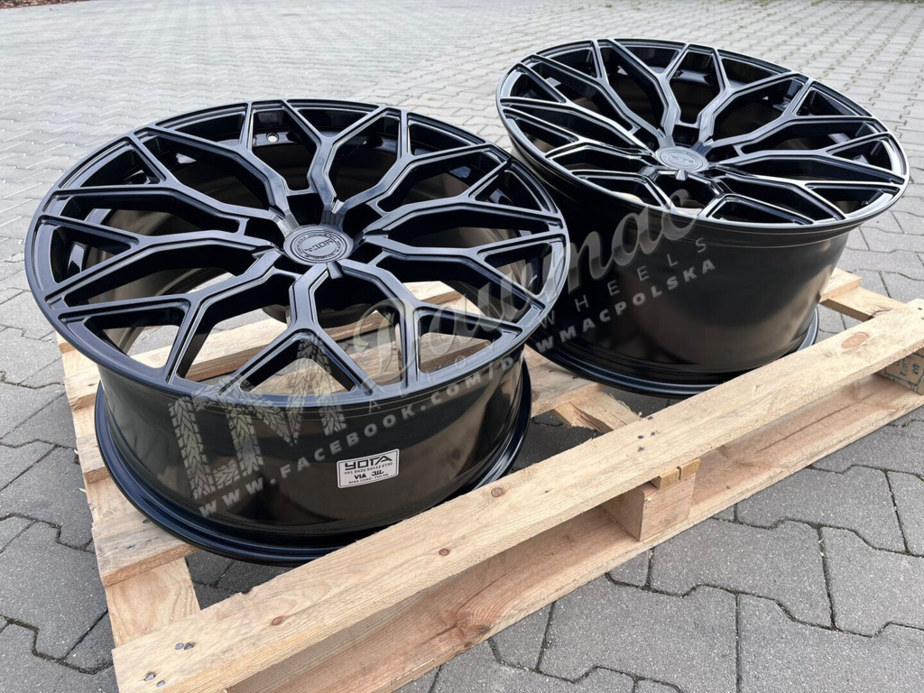 Yota Wheels YP1 20" 9J ET30 + 10J ET40 5x114,3 Gloss Black - obrazek 5