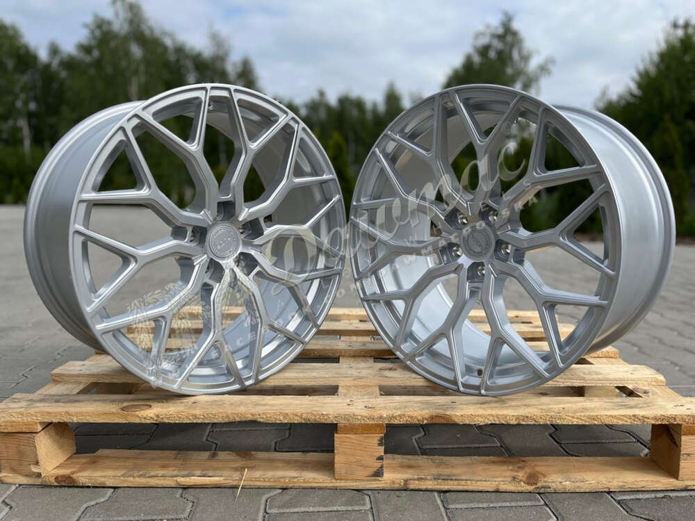 Yota Wheels YP1 20" 9J ET35 + 10J ET40 5x120 Gloss Silver