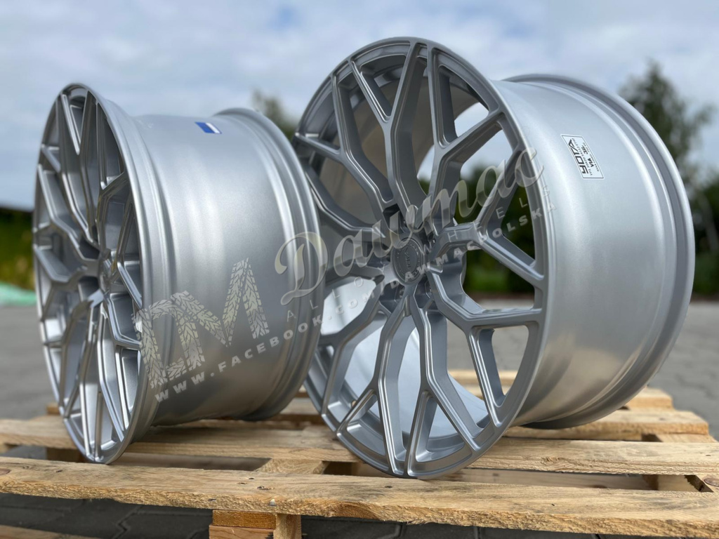 Yota Wheels YP1 20" 9J ET35 + 10J ET40 5x120 Gloss Silver - obrazek 4