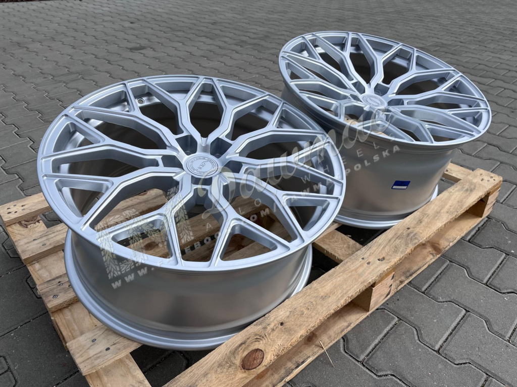 Yota Wheels YP1 20" 9J ET35 + 10J ET40 5x120 Gloss Silver - obrazek 6