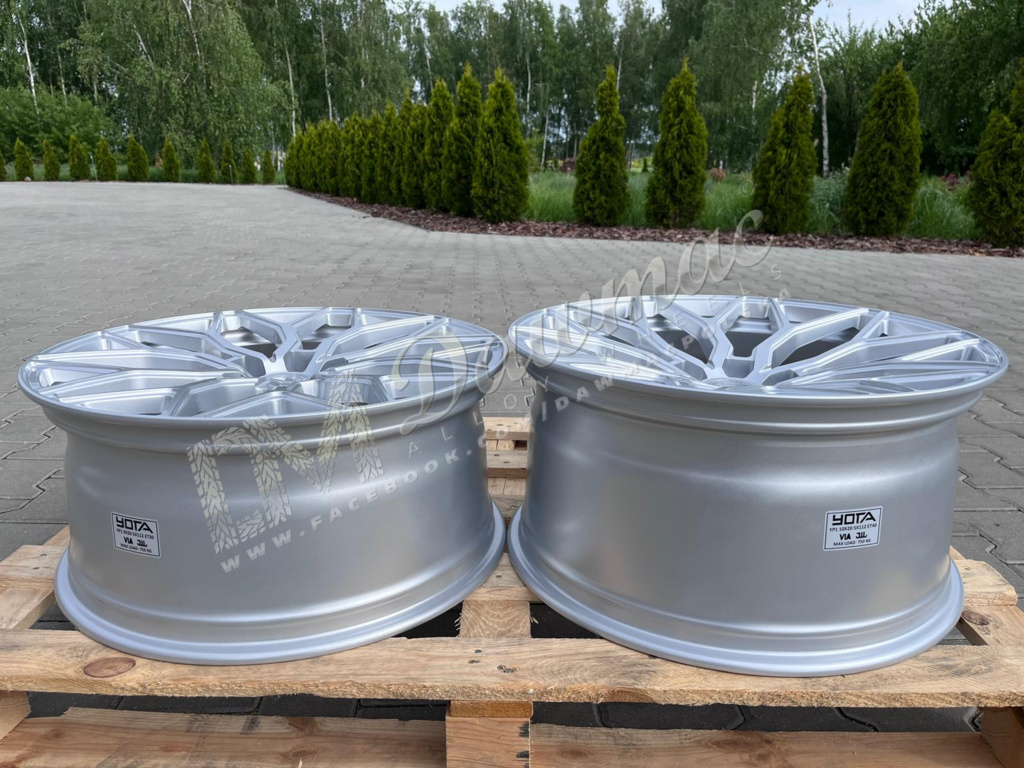 Yota Wheels YP1 20" 9J ET35 + 10J ET40 5x120 Gloss Silver - obrazek 9