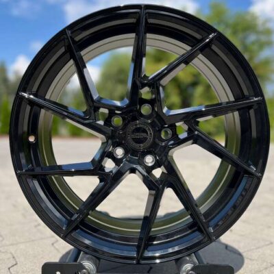 Yota Wheels YP2 18" 8J ET40 5x112 Gloss Black